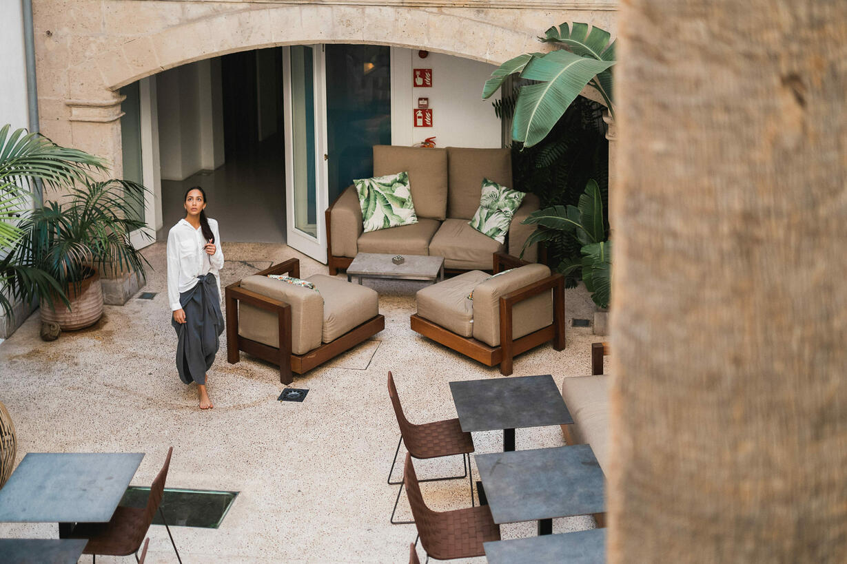 Purohotel_Palma_patio 2.jpg